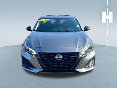 Used 2023 Nissan Altima 2.5 SR w/ SR Premium Package image 2