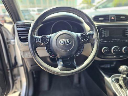 Used 2015 Kia Soul + FWD image 22