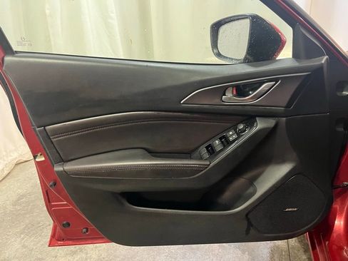 Used 2017 MAZDA MAZDA3 Grand Touring FWD image 9