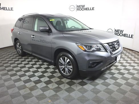Used 2019 Nissan Pathfinder S image 4