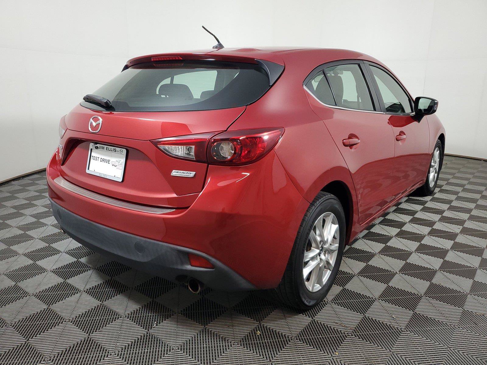 Used 2016 MAZDA MAZDA3 i Sport w/ Preferred Equipment Package FWD image 4