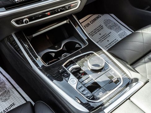 Used 2024 BMW X7 xDrive40i w/ M Sport Package image 18