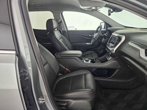 Used 2023 GMC Acadia SLT FWD image 10