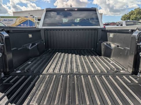 Used 2025 Toyota Tacoma SR RWD image 33
