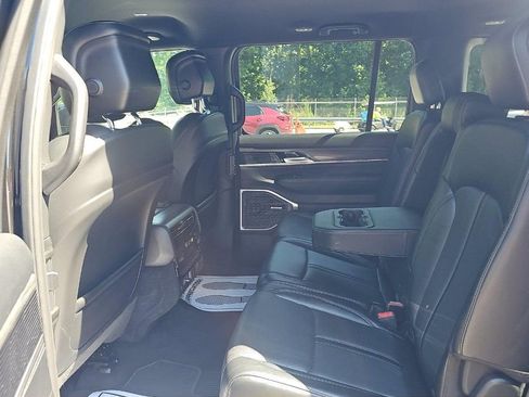 Used 2024 Jeep Wagoneer Series II w/ Flexible Seating Group RWD image 12