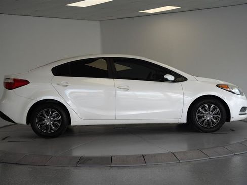 Used 2015 Kia Forte LX w/ Popular Package FWD image 8