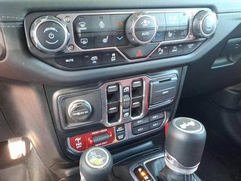 Used 2024 Jeep Wrangler Rubicon 392 image 10