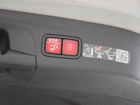 Used 2025 Mercedes-Benz GLE 53 AMG 4MATIC image 31