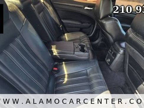 Used 2013 Chrysler 300 S RWD image 20