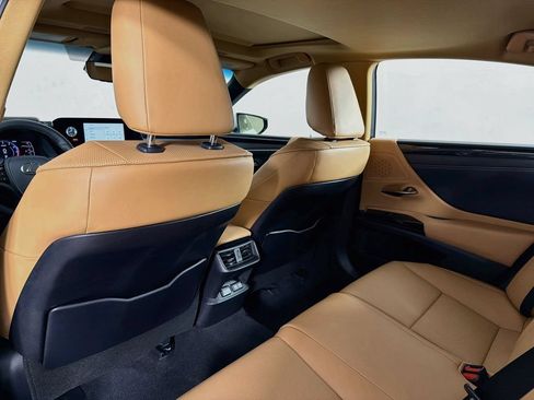 Used 2023 Lexus ES 350 w/ Accessory Package (Z2) FWD image 36