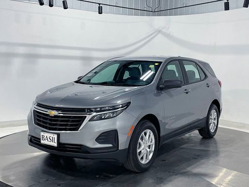 Used 2024 Chevrolet Equinox LS w/ Driver Confidence II Package image 8