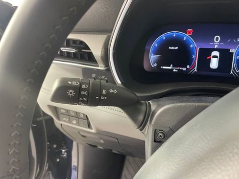 New 2026 Toyota Highlander Platinum AWD/4WD image 8