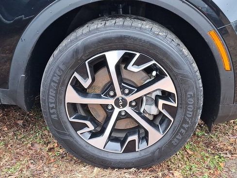 Certified 2024 Kia Sportage EX image 7