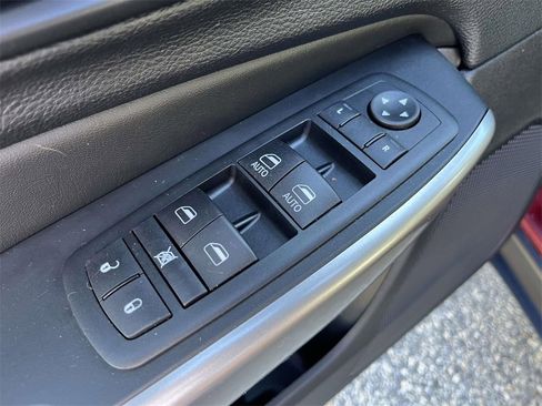 Used 2021 Jeep Cherokee Latitude Lux 80th Anniv w/ Quick Order Package 26U 80TH image 17