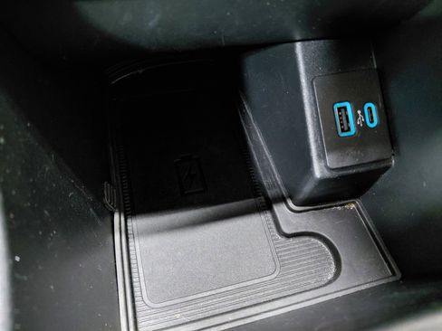 Used 2024 Ford Edge Titanium image 29