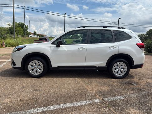 Used 2022 Subaru Forester AWD/4WD image 8