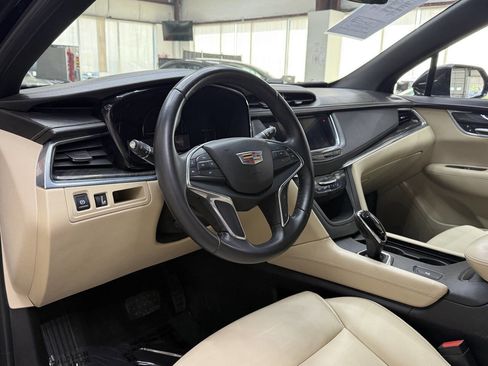 Used 2018 Cadillac XT5 FWD image 19