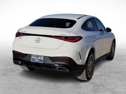 Used 2025 Mercedes-Benz GLC 300 4MATIC image 10