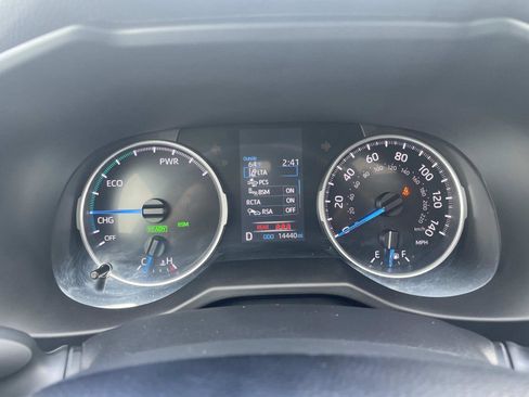 Used 2022 Toyota RAV4 XLE Premium image 23