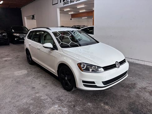 Used 2015 Volkswagen Golf TDI S FWD image 2