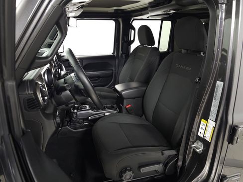 Used 2018 Jeep Wrangler Unlimited Sahara w/ Dual Top Group image 15