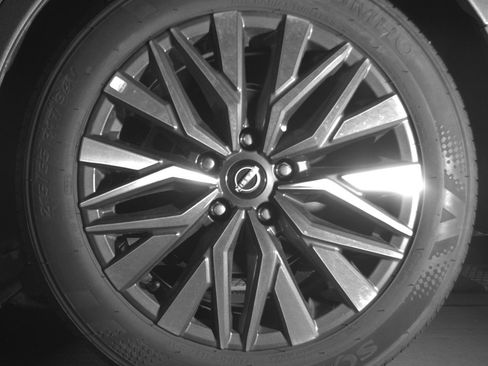Used 2025 Nissan Altima 2.5 SV FWD image 14