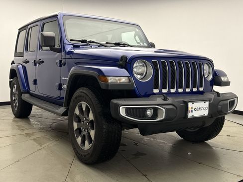 Used 2018 Jeep Wrangler Unlimited Sahara w/ Dual Top Group AWD/4WD image 7