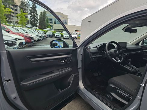 Used 2025 Honda CR-V LX image 21