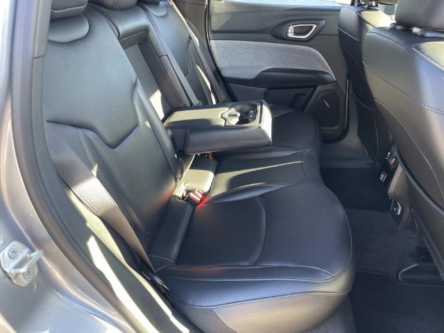 Used 2023 Jeep Compass Latitude AWD/4WD image 23