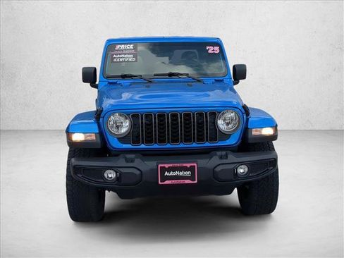 Certified 2025 Jeep Gladiator Sport image 2