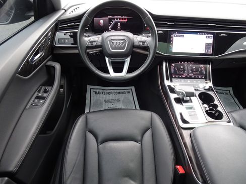 Used 2023 Audi Q8 Premium Plus w/ Premium Plus Package image 11