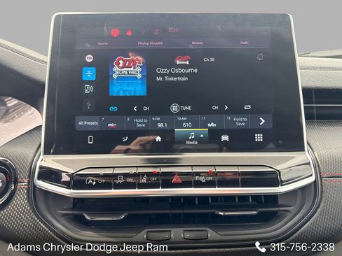 Used 2025 Jeep Compass Trailhawk AWD/4WD image 17