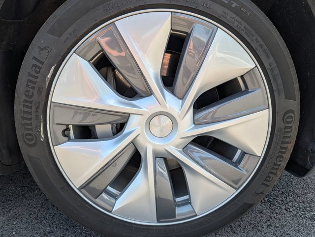 Used 2023 Tesla Model Y Long Range AWD/4WD image 9