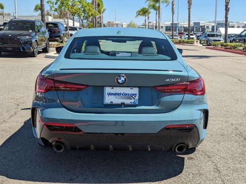 Used 2025 BMW 430i Coupe w/ M Sport Package image 9