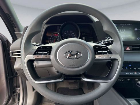 Used 2023 Hyundai Elantra SEL FWD image 25
