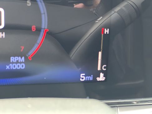 New 2025 Chevrolet Trax LT w/ LT Convenience Package image 12