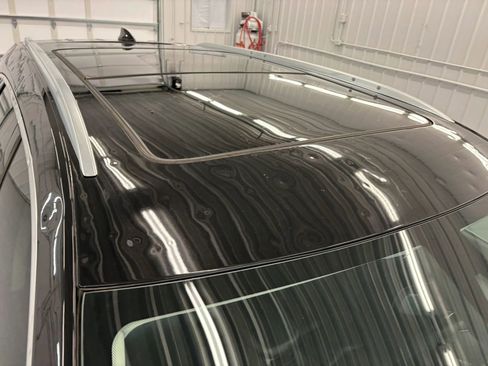 Used 2017 Cadillac XT5 Premium Luxury w/ LPO, Wheel Lock Package FWD image 26