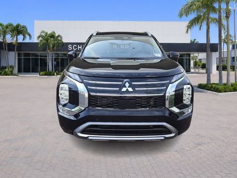 Used 2025 Mitsubishi Outlander SEL image 2