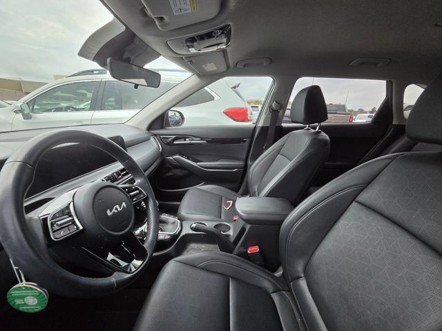 Used 2025 Kia Seltos EX FWD image 8