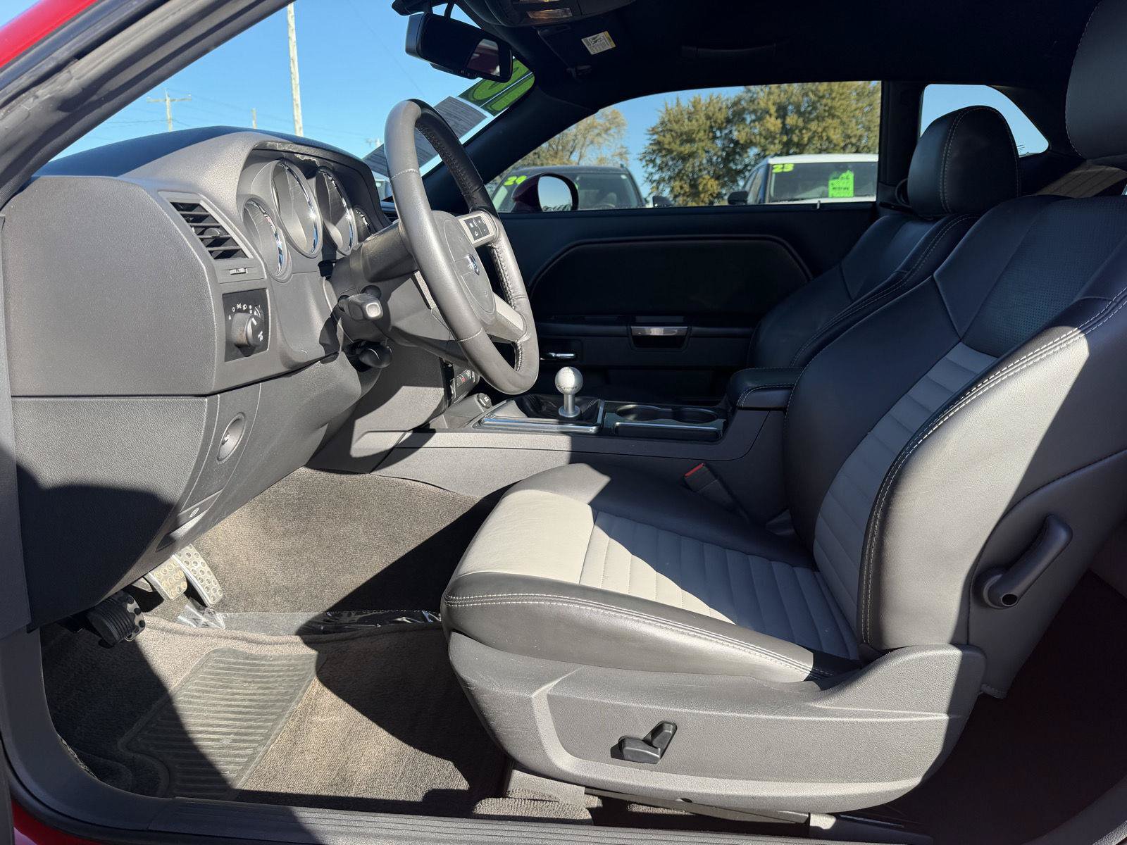 Used 2010 Dodge Challenger R/T RWD image 18