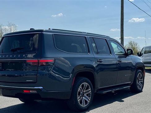 Used 2024 Jeep Wagoneer L Series II w/ Flexible Seating Group image 7