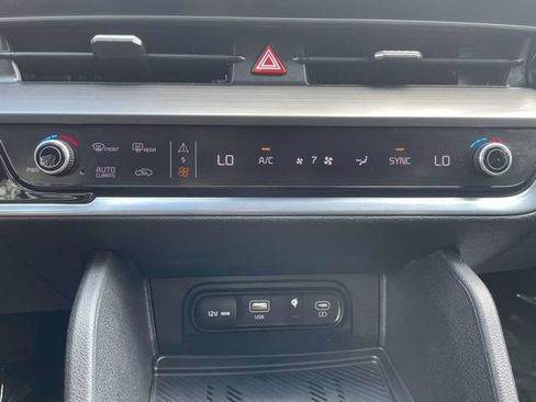 Used 2023 Kia Sportage EX FWD image 21