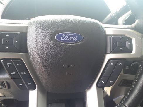 Used 2022 Ford F250 Lariat w/ Black Appearance Package AWD/4WD image 19