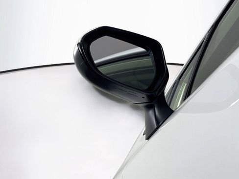 Used 2024 Toyota Corolla LE FWD image 5