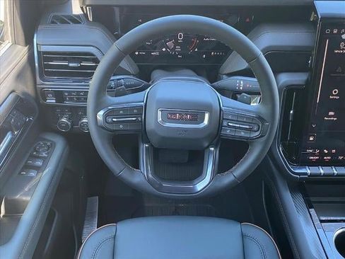 New 2026 GMC Yukon AT4 AWD/4WD image 8
