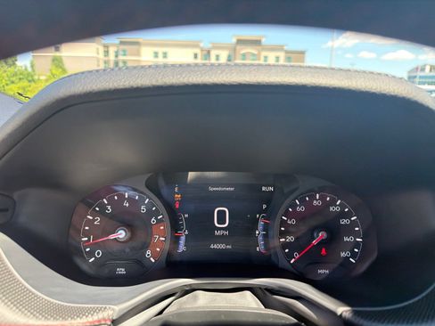 Used 2025 Jeep Compass Trailhawk AWD/4WD image 13