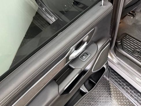 Used 2023 RAM 1500 Laramie AWD/4WD image 33