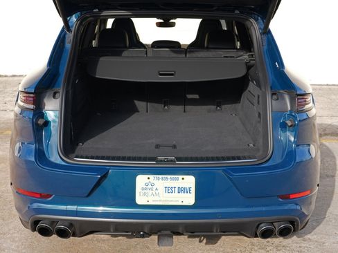 Used 2024 Porsche Cayenne Turbo AWD/4WD image 10