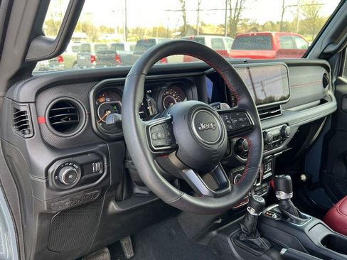 Used 2024 Jeep Wrangler Unlimited Rubicon 392 AWD/4WD image 18