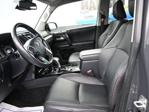 Used 2024 Toyota 4Runner TRD Off-Road Premium image 12